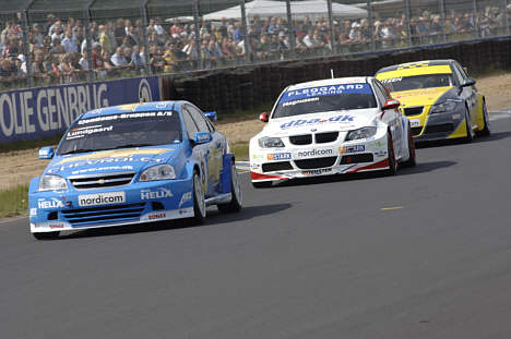 Tre af mesterens Casper Elgaards forfølgere fra DTC-premieren jagter revanche på Sturup Raceway (f.v.): Henrik Lundgaard, Jan Magnussen og Michael Outzen.